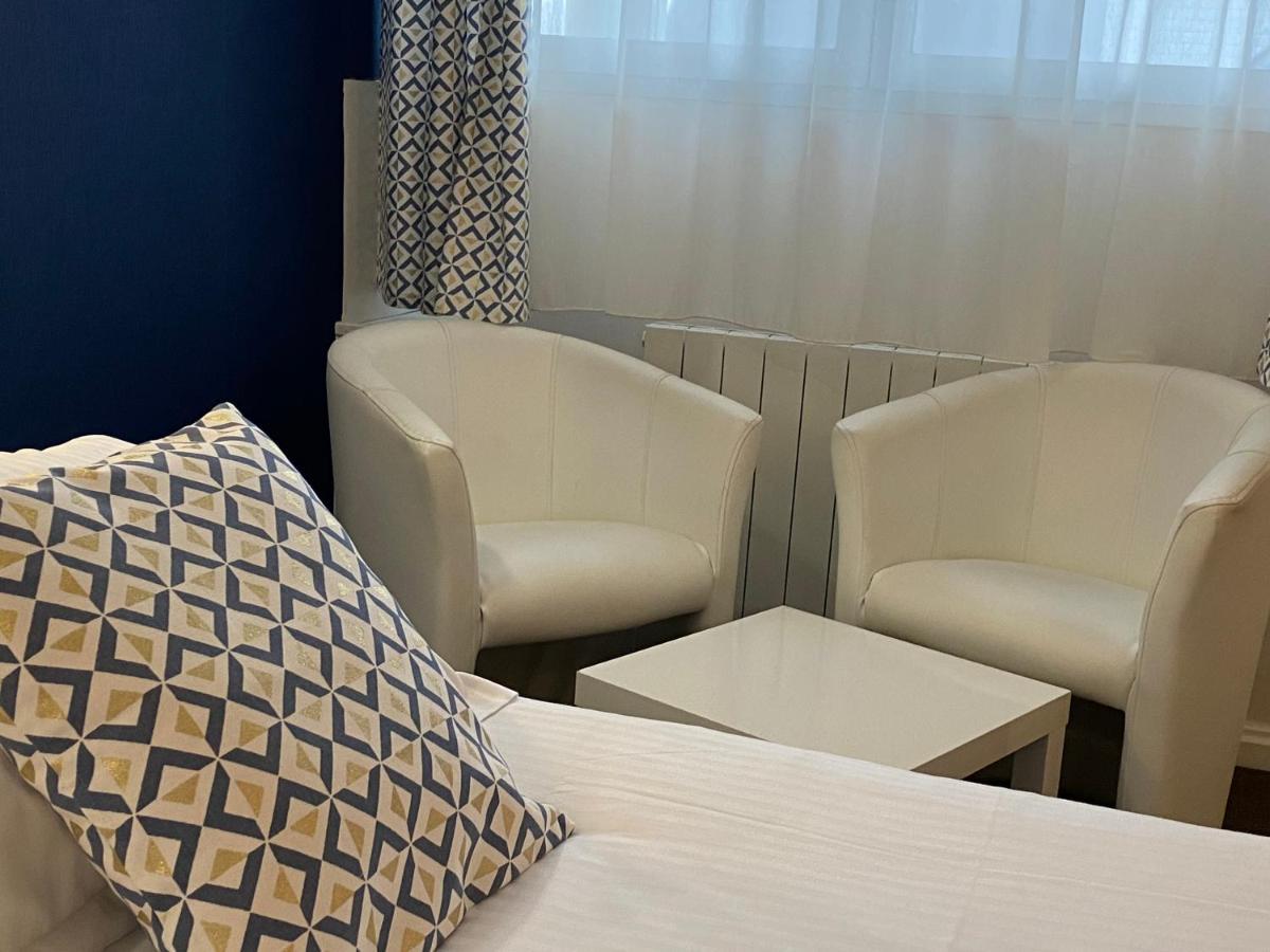Contact Hotel - Motel Les Bleuets & Spa La Riviere-Saint-Sauveur Bagian luar foto