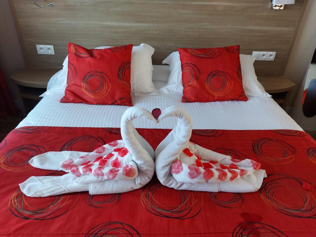 Contact Hotel - Motel Les Bleuets & Spa La Riviere-Saint-Sauveur Bagian luar foto