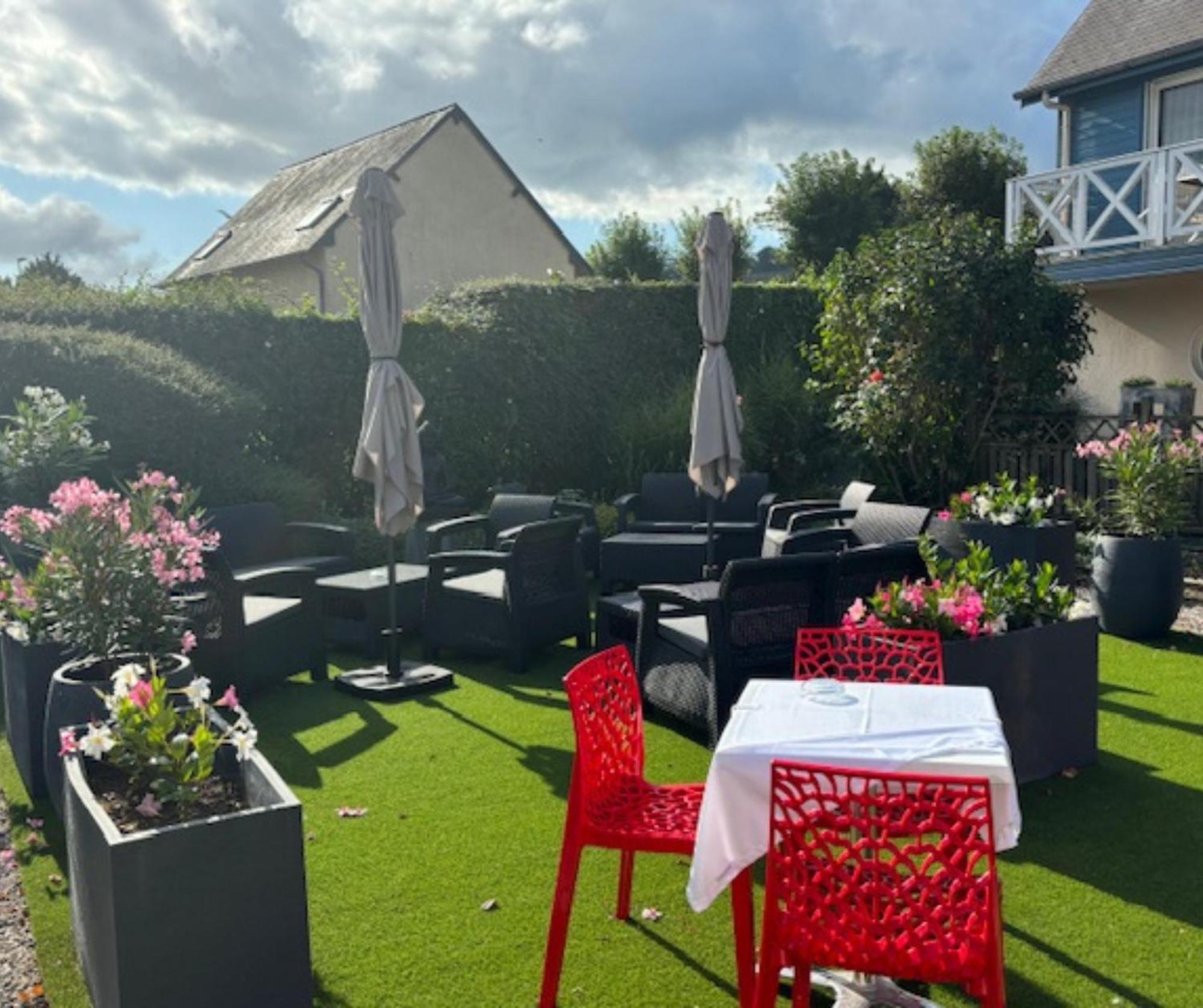Contact Hotel - Motel Les Bleuets & Spa La Riviere-Saint-Sauveur Bagian luar foto
