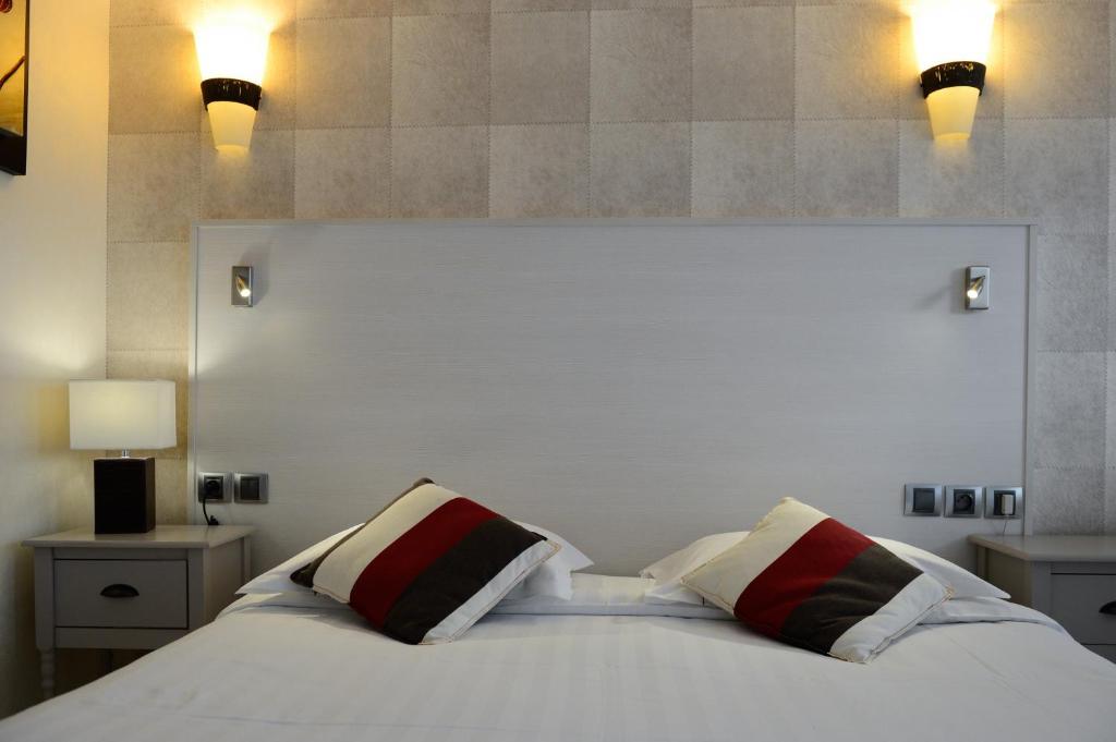 Contact Hotel - Motel Les Bleuets & Spa La Riviere-Saint-Sauveur Bagian luar foto